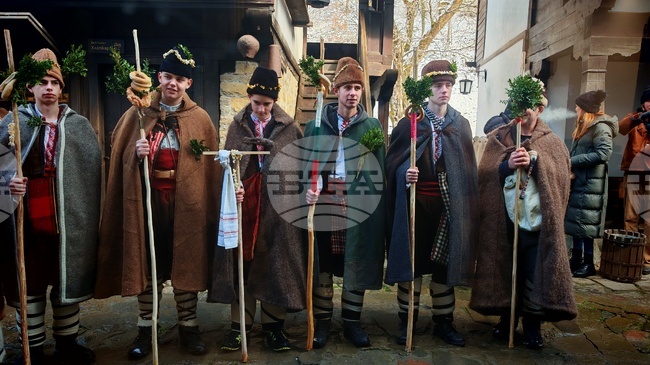  Габрово - обичай - коледуване