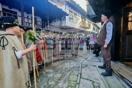 Габрово - обичай - коледуване