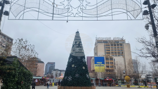 Как изглежда косовската столица Прищина два дни преди вторите парламентарни избори в страната за 2025 г.?