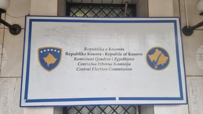 Пълните предварителни резултати от изборите за парламент в Косово вчера сочат близо 43 на сто подкрепа за партията на премиера Албин Курти