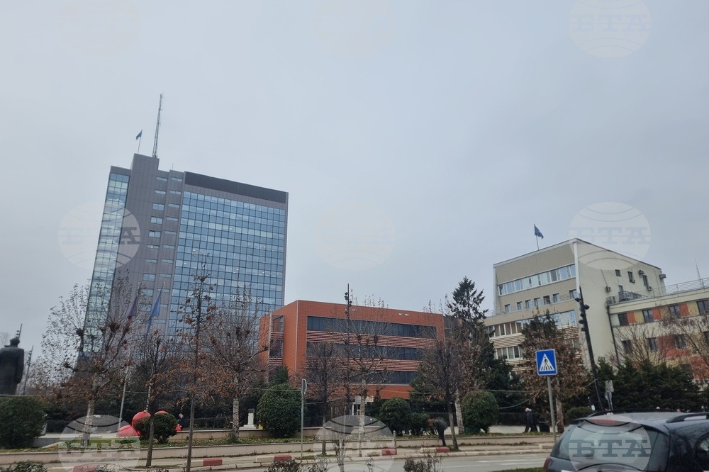 Kosovo Votes in Snap Elections amid Suspended Strategic Dialogue with US, Unclear Future Coalitions