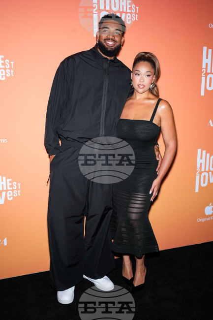 Knicks-Towns Engaged Basketball