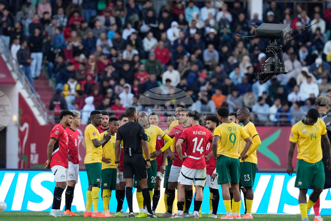 Република Южна Африка победи Зимбабве и продължава към плейофите на Купата на африканските нации, резервите на Египет направиха равенство с Ангола