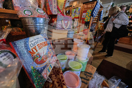 Holiday Trends Shopping