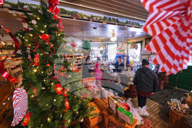 Holiday Trends Shopping