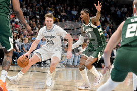 Bucks Grizzlies Basketball