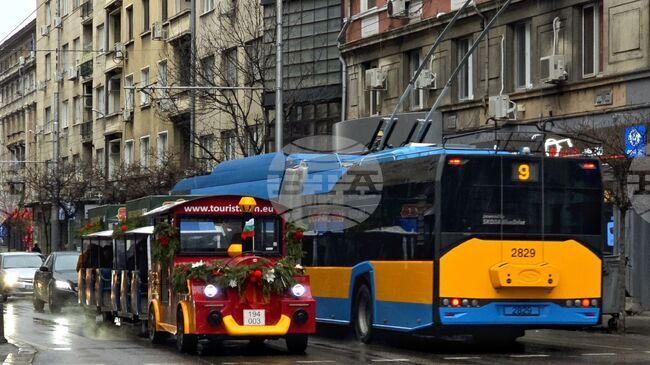 Метрото и основните линии на градския транспорт в София ще работят в новогодишната нощ
