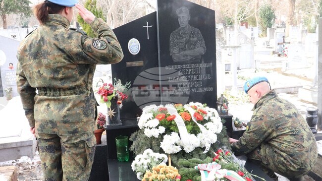 В Русе бе почетена паметта на загиналия преди 22 години в Кербала офицерски кандидат Антон Петров
