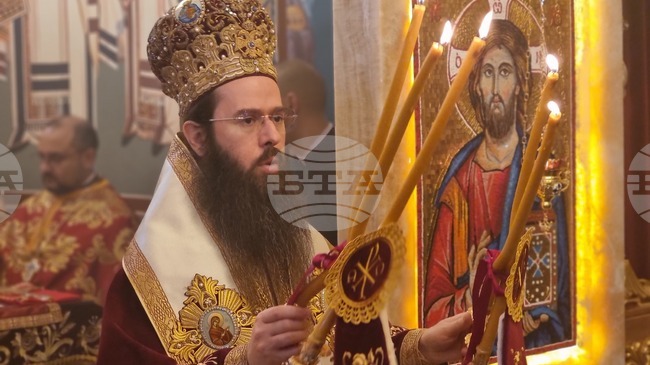 Да отговорим на Божията любов с любов към ближния, призова Сливенският митрополит Арсений на Стефановден