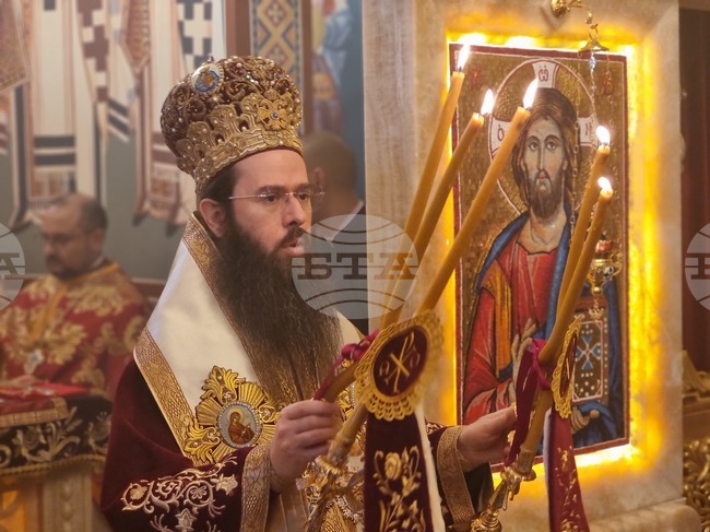 Да отговорим на Божията любов с любов към ближния, призова Сливенският митрополит Арсений на Стефановден