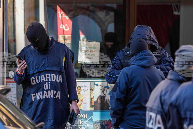 Италианските власти задържаха девет души свързани с три благотворителни организации