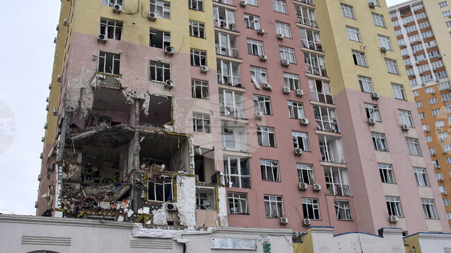 Франция и Канада осъдиха руските удари по Киев