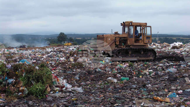 Предмет, наподобяващ взривно устройство, е намерен на сметището край Монтана