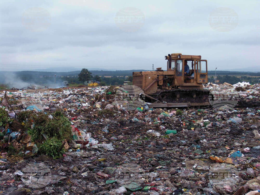 Предмет, наподобяващ взривно устройство, е намерен на сметището край Монтана