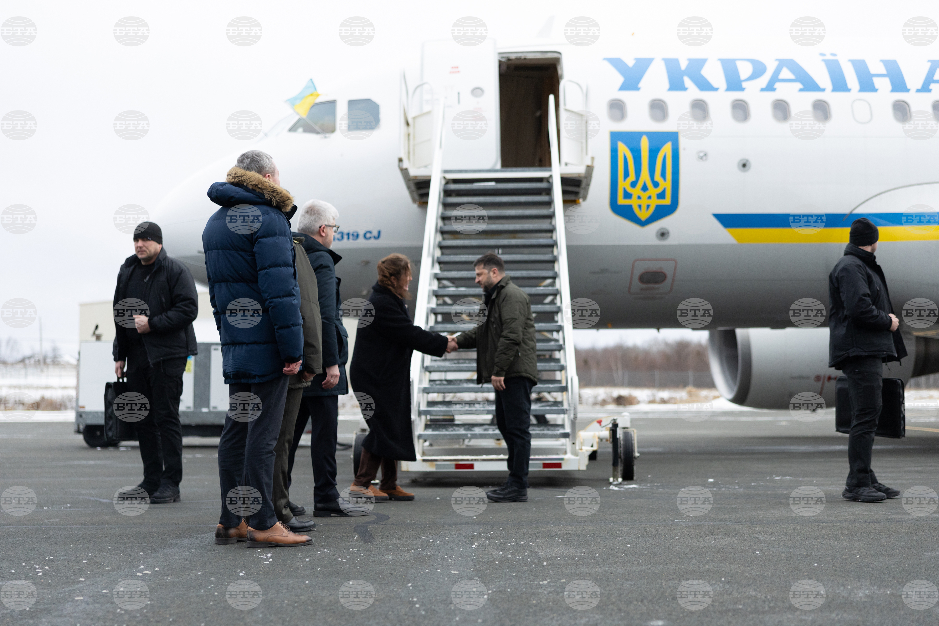 Съюзниците дадоха подкрепата си на украинския президент Зеленски преди разговорите с Доналд Тръмп във Флорида