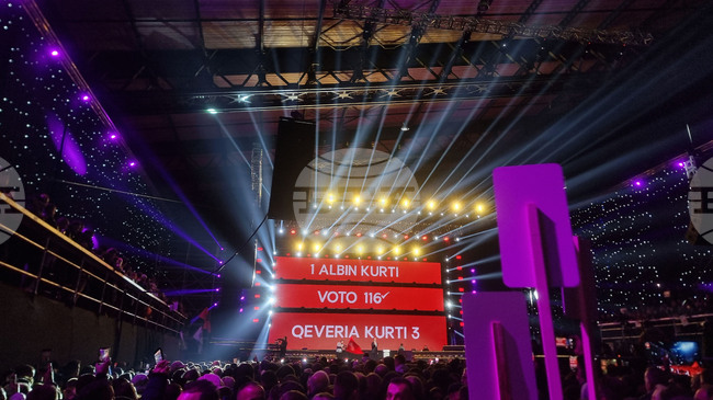 Управляващото в Косово ляво националистическо Движение „Самоопределение“ проведе последния си митинг преди неделните парламентарни избори