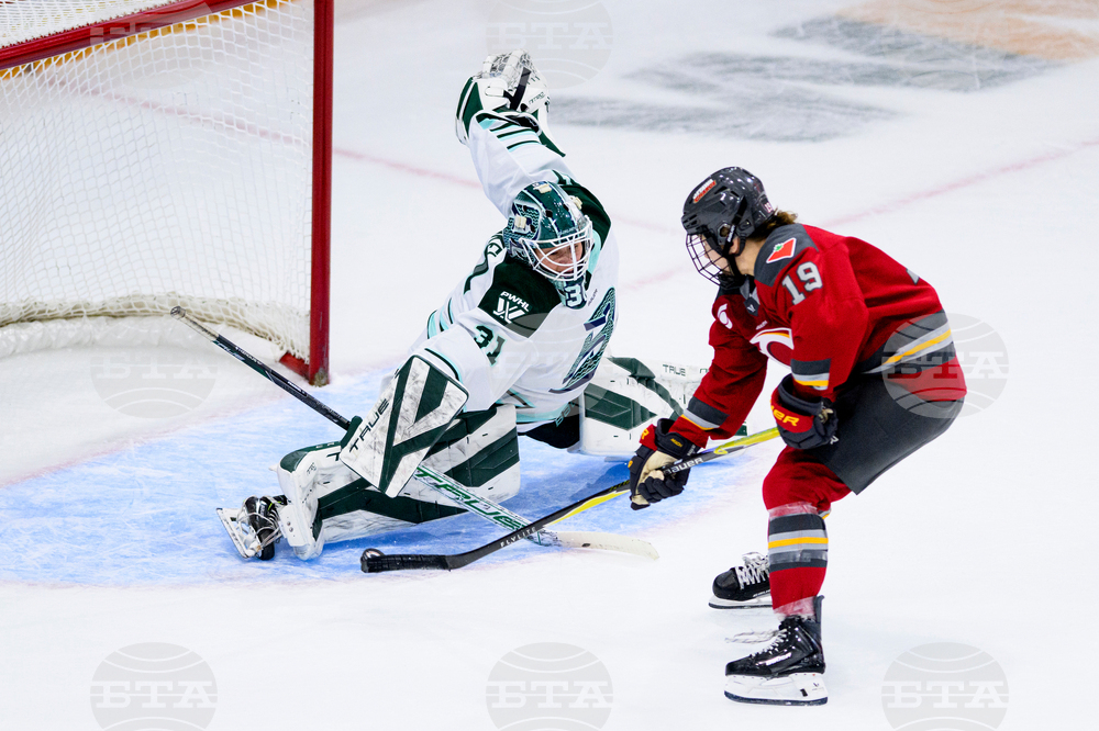 PWHL Fleet Charge Hockey