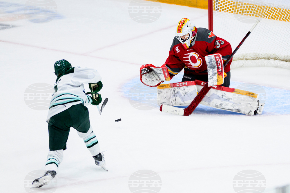 PWHL Fleet Charge Hockey