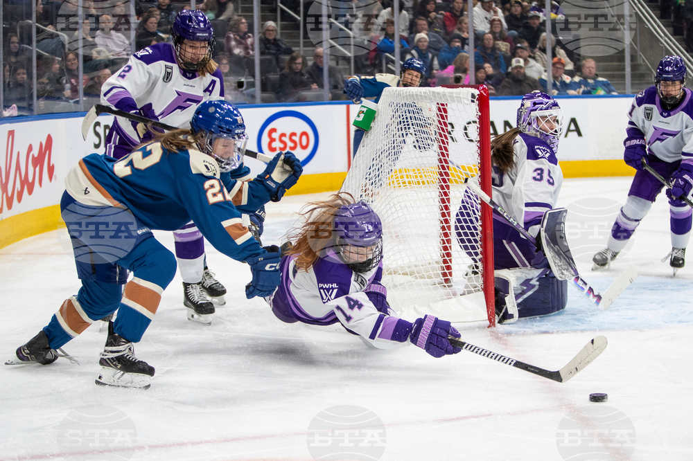 PWHL Frost Goldeneyes Hockey