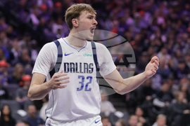 Mavericks Kings Basketball