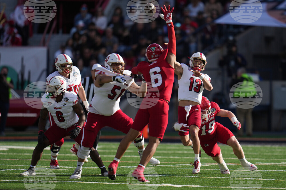 Snoop Dogg Arizona Bowl Football