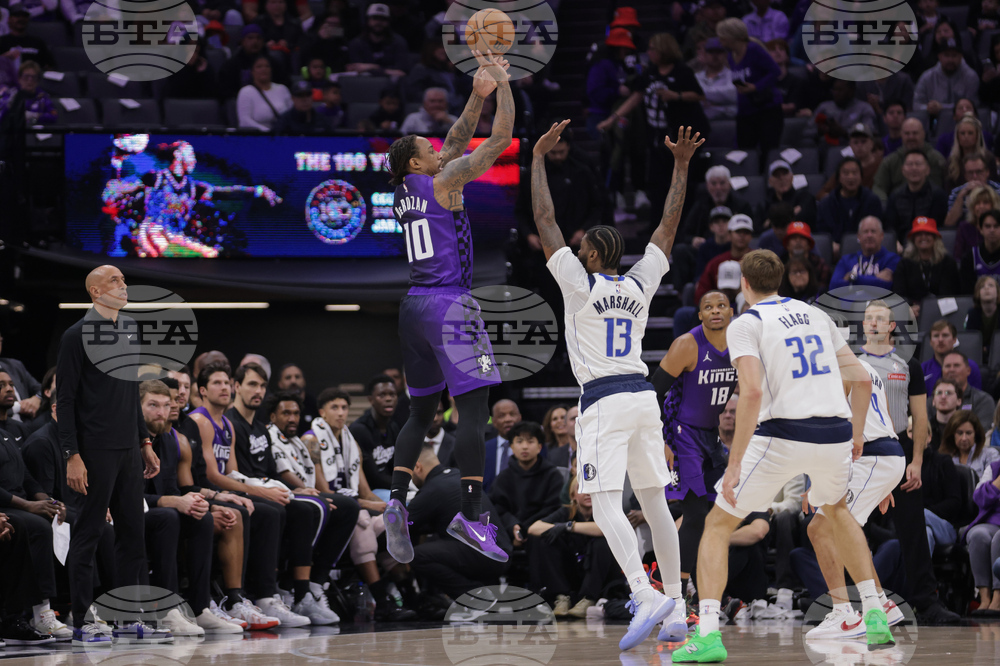 Mavericks Kings Basketball
