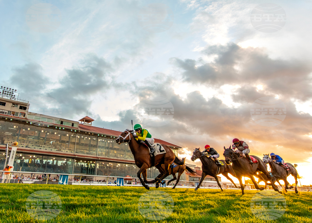 Fair Grounds Horse Racing