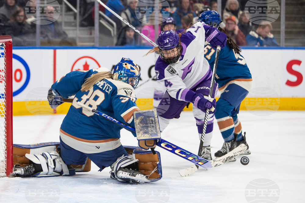 PWHL Frost Goldeneyes Hockey