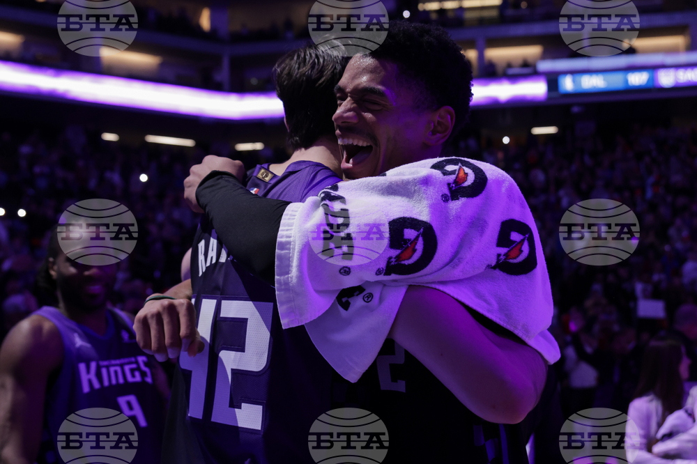 Mavericks Kings Basketball