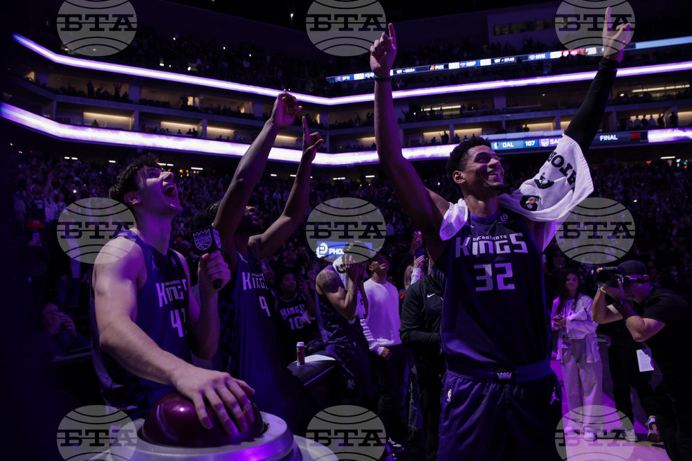 Mavericks Kings Basketball