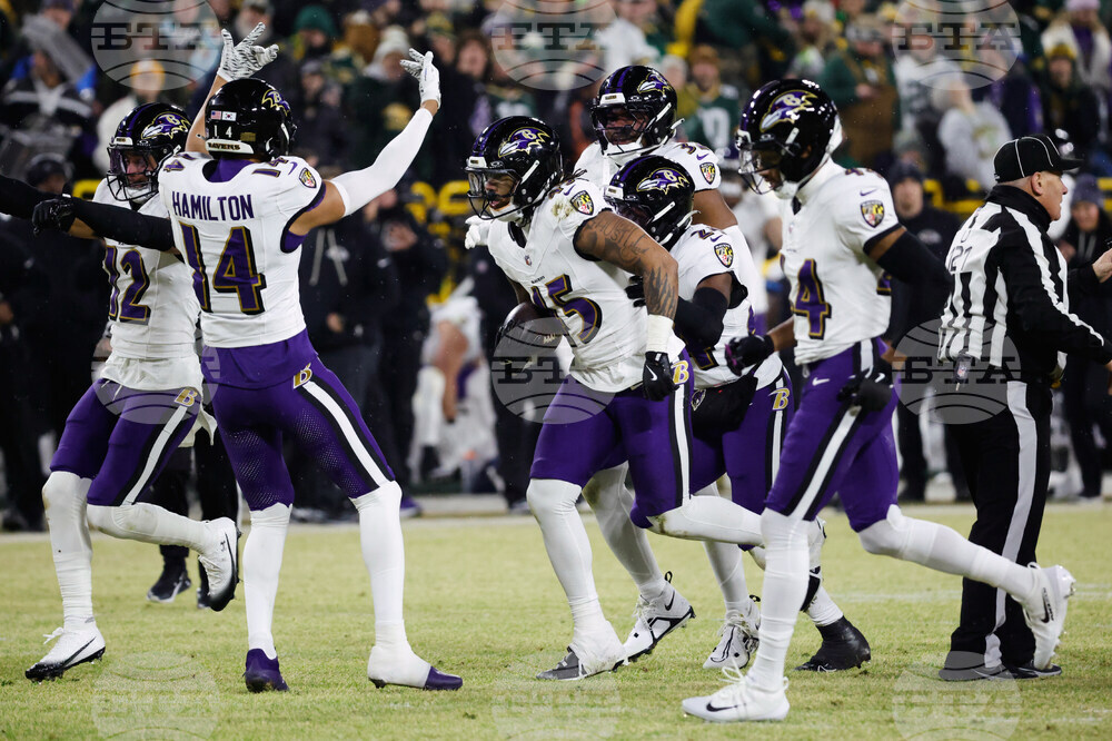 Ravens Packers Football