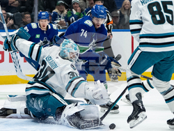 Sharks Canucks Hockey