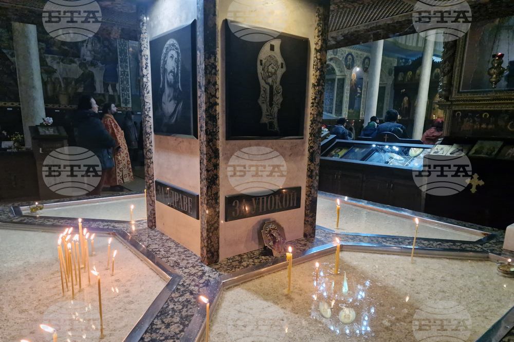 Търговище - храм „Св. Успение Богородично“ - неделна служба и проповед