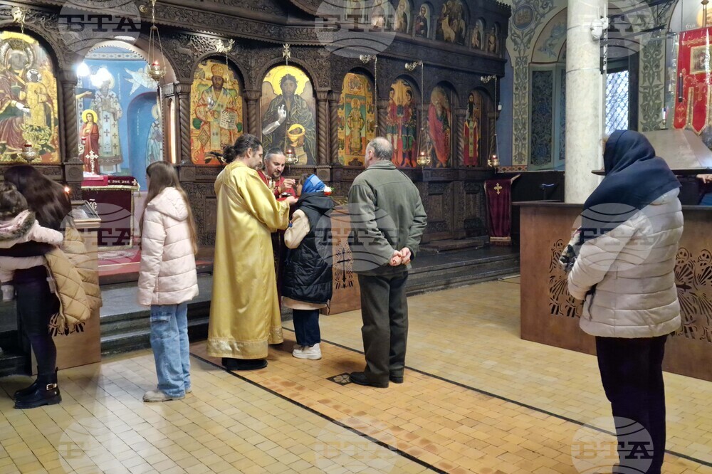 Търговище - храм „Св. Успение Богородично“ - неделна служба и проповед