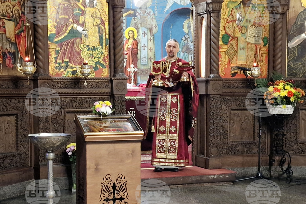 Търговище - храм „Св. Успение Богородично“ - неделна служба и проповед