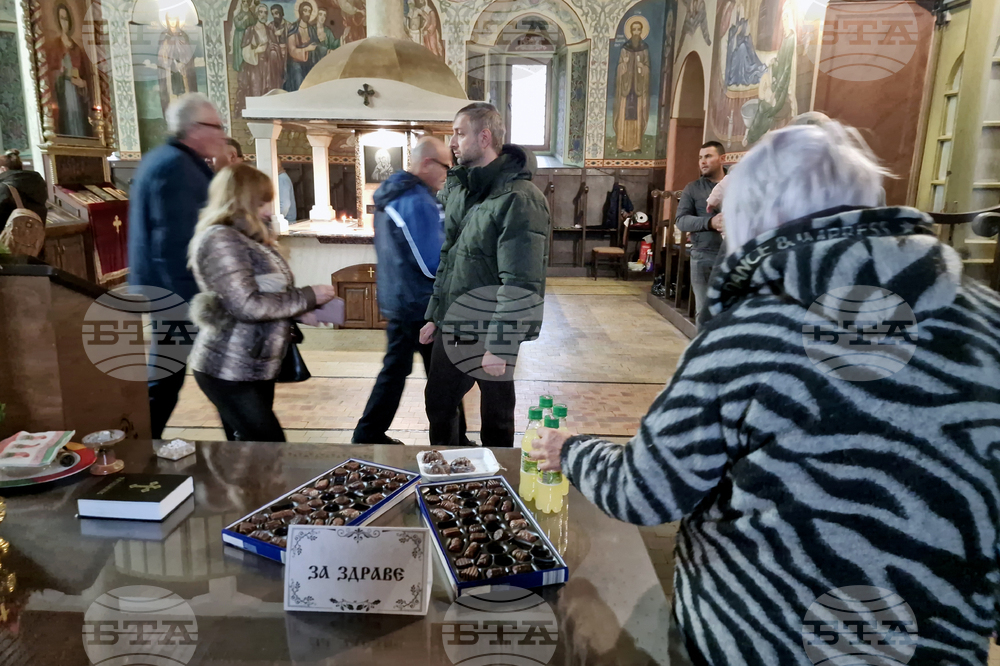 Търговище - храм „Св. Успение Богородично“ - неделна служба и проповед