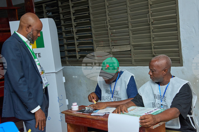 Гвинея гласува за нов президент в първите избори след военния преврат от 2021 година