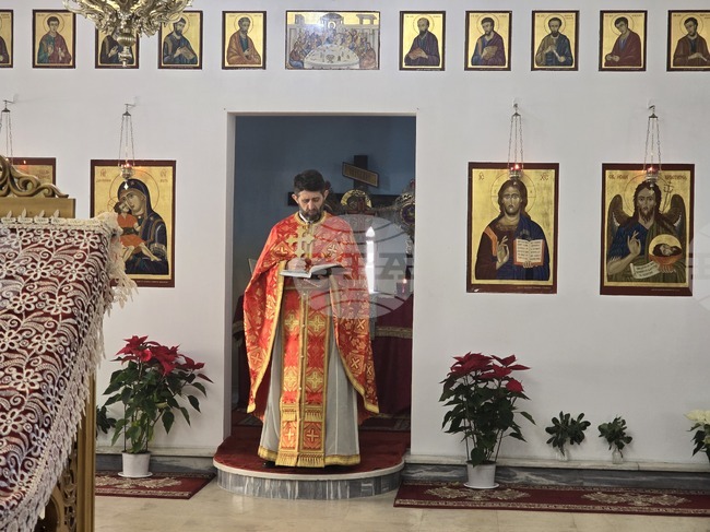 Света литургия по повод Неделя след Рождество Христово беше отслужена в храм „Св. преп. Йоан Рилски Чудотворец“ в Атина