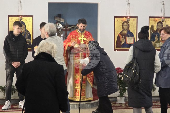 Гърция - Атина - българска църква - литургия