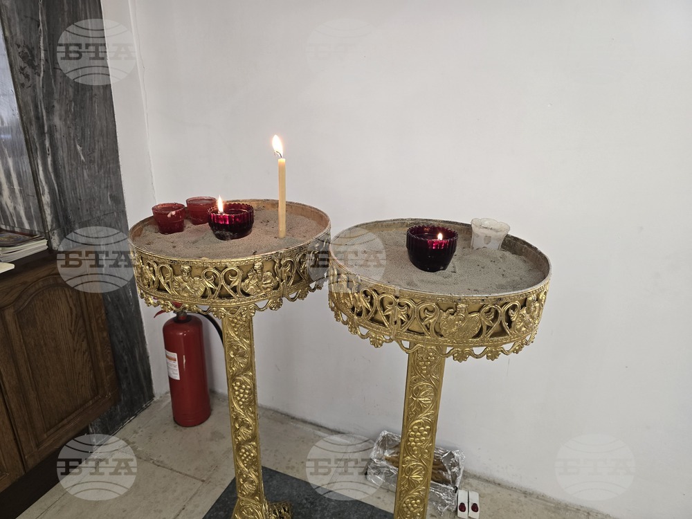 Гърция - Атина - българска църква - литургия