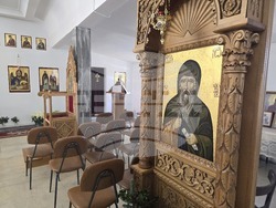 Гърция - Атина - българска църква - литургия