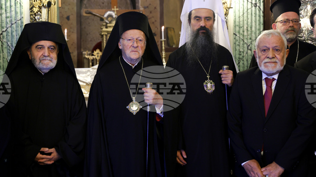 Пасторското служение на българския патриарх Даниил се отличава с дух на любов и църковна отговорност, каза Деркския митрополит Апостол