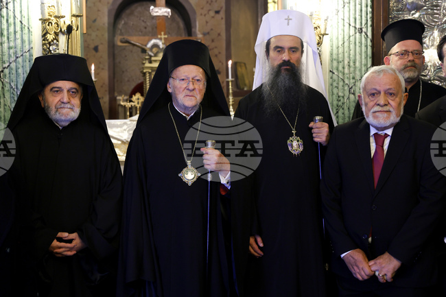 Пасторското служение на българския патриарх Даниил се отличава с дух на любов и църковна отговорност, каза Деркският митрополит Апостол