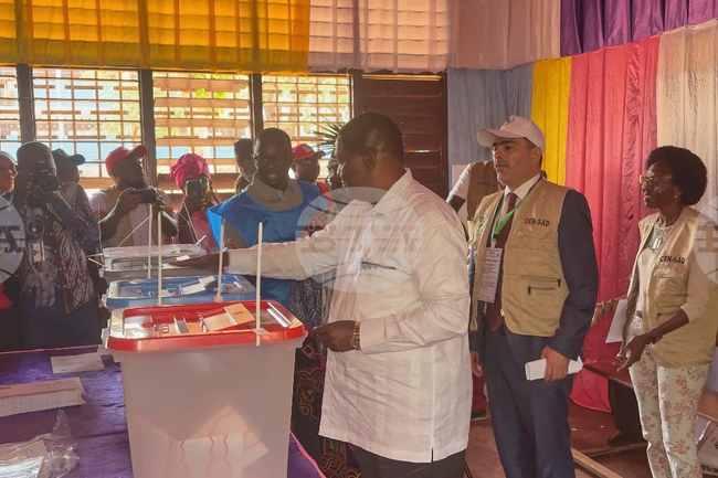 Президентът на Централноафриканската република Туадера беше преизбран със 76,15% от гласовете