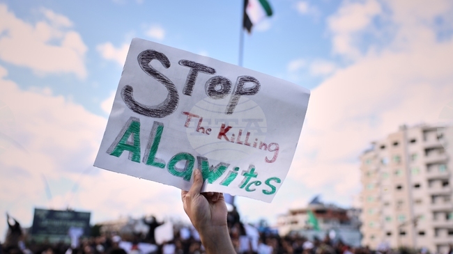 Трима души бяха убити на протестите в Сирия, заявиха местни официални представители