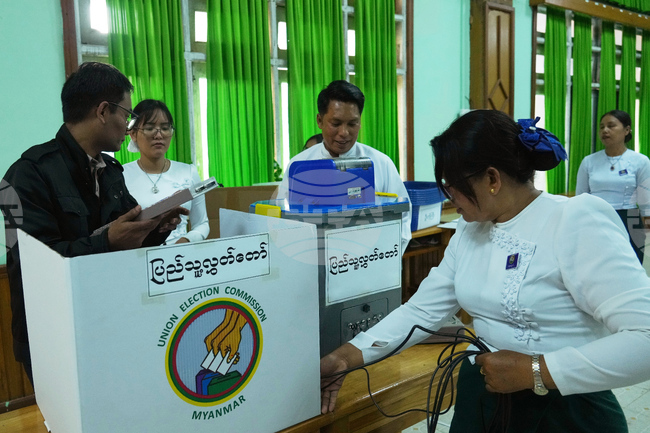 Подкрепяната от армията Съюзна партия за солидарност и развитие обяви победа на първия етап от парламентарните избори в Мианма