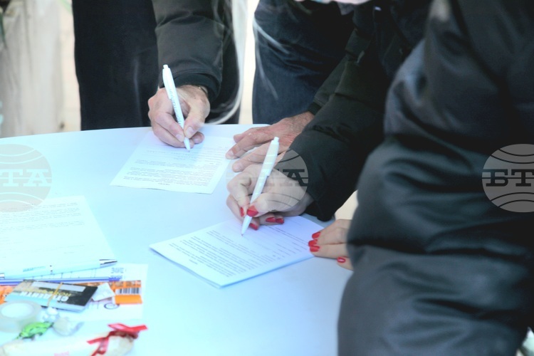 Some 400,000 Sign Student-Led Petition in Serbia for Early Parliamentary Elections