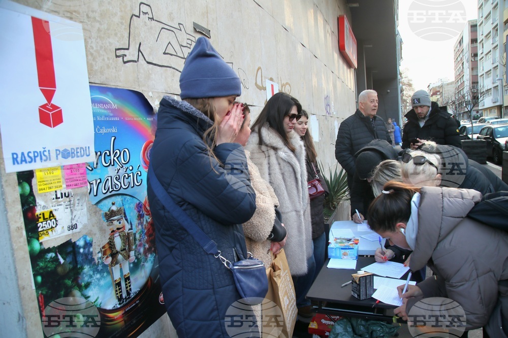 Thousands in Serbia Sign Petition Calling for Snap Parliamentary Elections