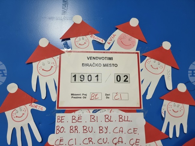 Парламентарни избори в Косово: Към 17 ч. избирателната активност е 38 на сто; регистрирани са проблеми, включително прекъсвания на тока в секции