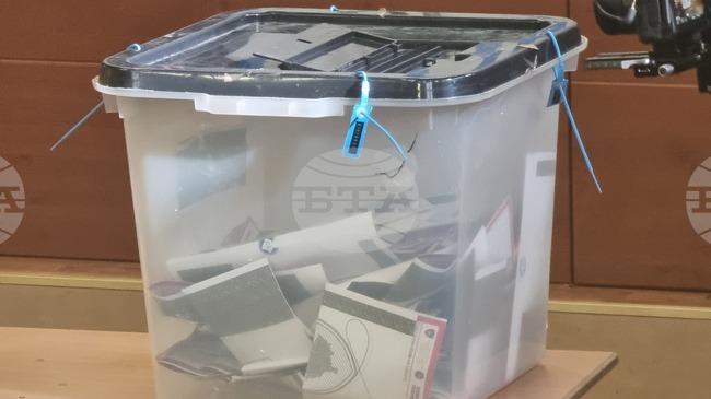 Партията на премиера на Косово Албин Курти печели близо 50 процента подкрепа, според неокончателни резултати след парламентарния вот днес